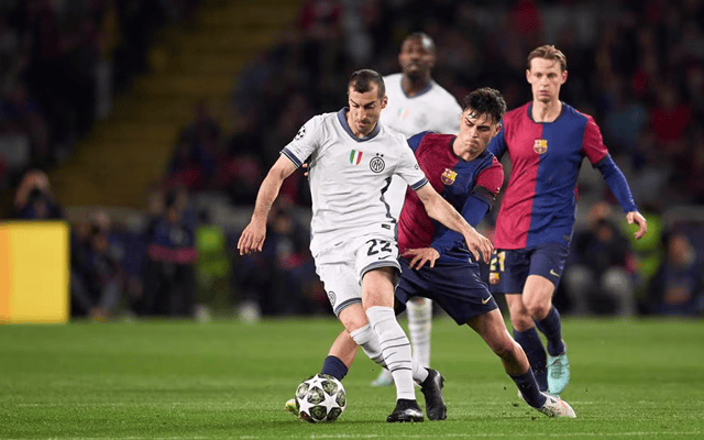 西甲战报：安东尼破门，费兰戴帽，巴塞罗那5-3客胜贝蒂斯（西甲快讯：费兰上演帽子戏法，安东尼建功，巴萨客场5-3击败贝蒂斯）