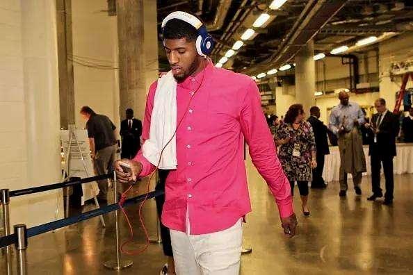 绿帽哥：利物浦高层与斯洛特今日开会，萨拉赫无缘下周欧冠名单（绿帽哥称：利物浦高层今与斯洛特会谈，萨拉赫不进下周欧冠大名单）