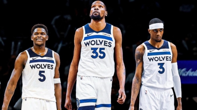 TA：范德芬的速度和力量令人难以置信；西蒙斯表现堪称完美（TA评：范德芬速度与力量惊人，西蒙斯发挥无可挑剔）