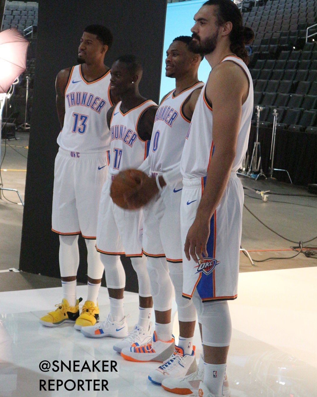 天降神兵，埃斯皮诺替补登场后即在底线附近攻入神仙球制胜（埃斯皮诺替补上阵，底线神仙球一锤定音）