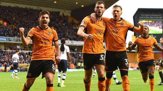 足坛共17位亿欧先生：英超西甲各7人 德甲2人法甲1人 意甲0人（足坛17名亿欧球员分布：英超、西甲各7人，德甲2人，法甲1人，意甲0人）