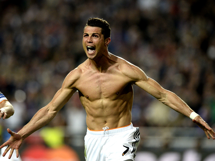 鲁尔：多特小将科尔-坎贝尔就转会接触了中日德兰和图尔贝里（鲁尔消息：多特小将科尔-坎贝尔已就转会与中日德兰、图尔贝里展开接触）