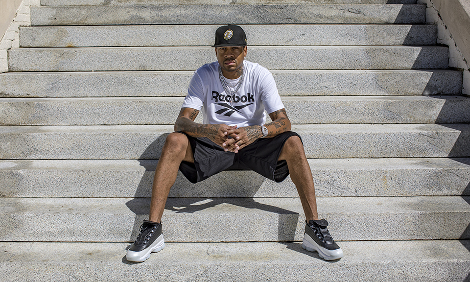 皇马3000万中卫重伤4个月！阿隆索哭晕：生死战后防6将养伤+2人染红（皇马3000万中卫伤停四月！阿隆索无奈：关键战后防线6人伤缺+两将染红）