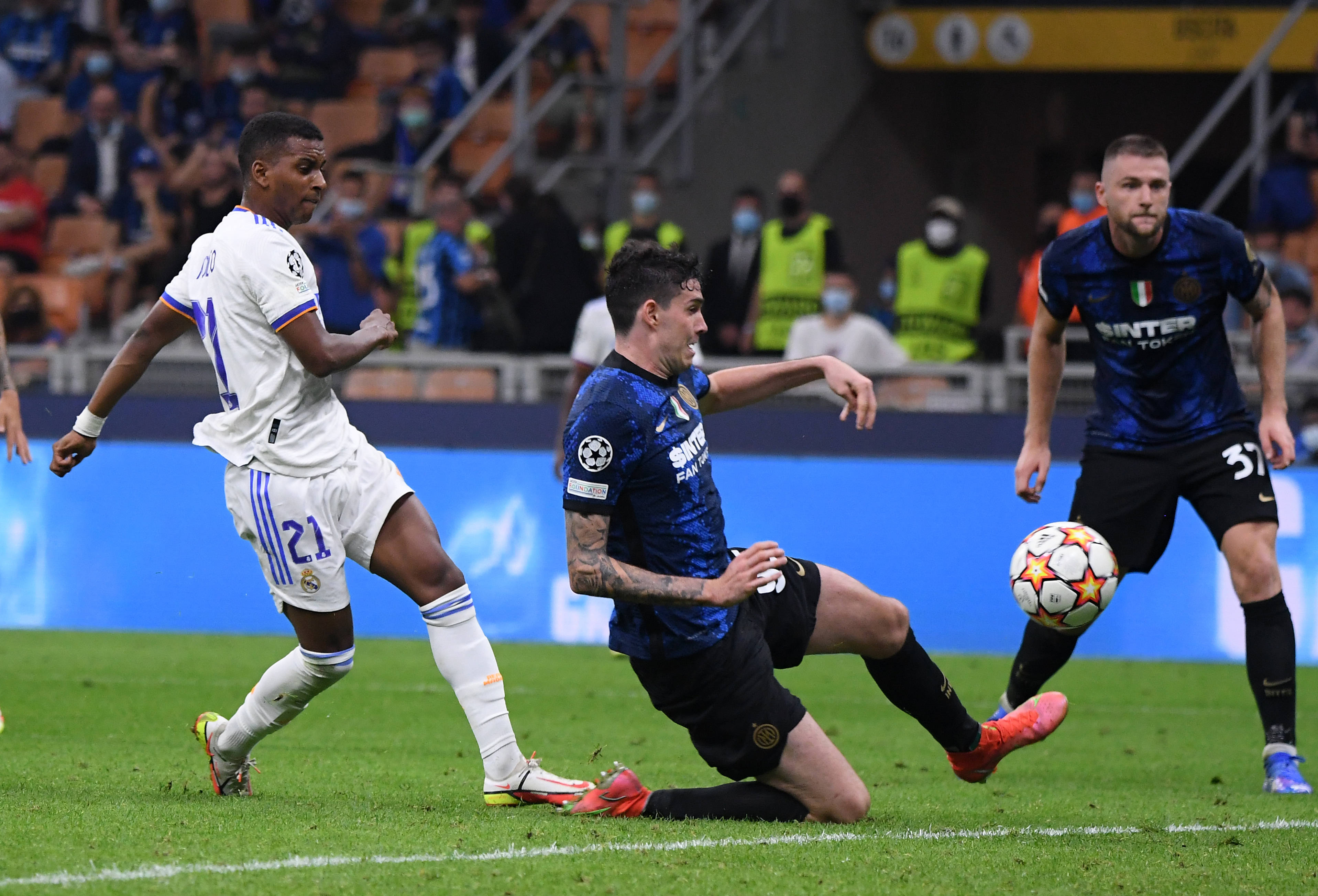 卡拉格公开向萨拉赫道歉，强调其利物浦贡献（卡拉格公开向萨拉赫致歉并肯定其对利物浦的贡献）