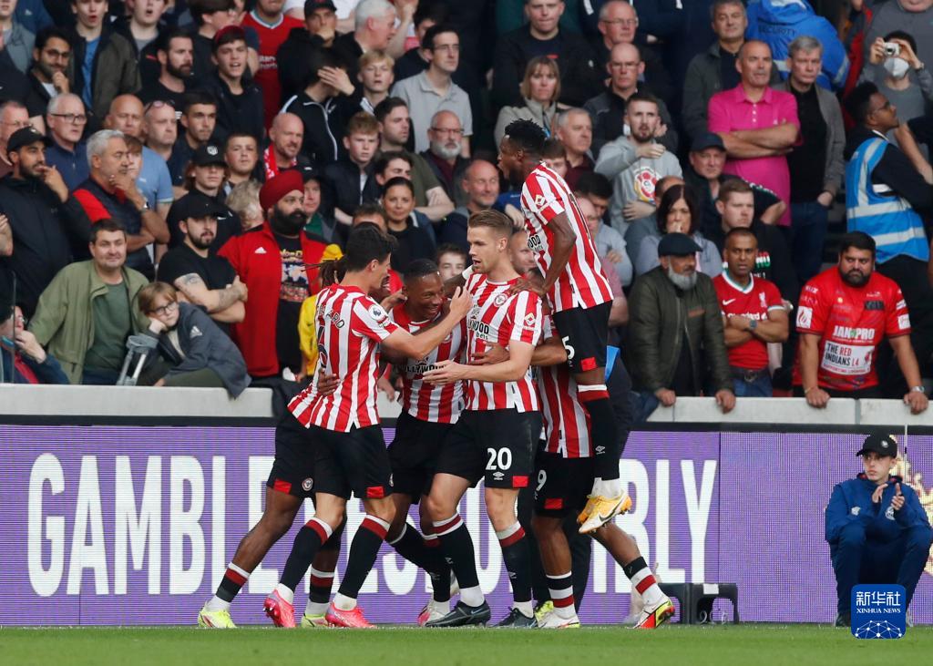 中足联颁奖：申花外租广西球员费尔南多当选中乙赛季最佳球员（中足联颁奖礼：申花外租至广西的费尔南多荣膺中乙赛季最佳球员）