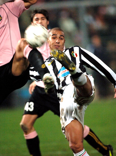 美媒：布克预计在对阵湖人或勇士的比赛中复出（美媒称布克有望在对湖人或勇士的比赛中复出）