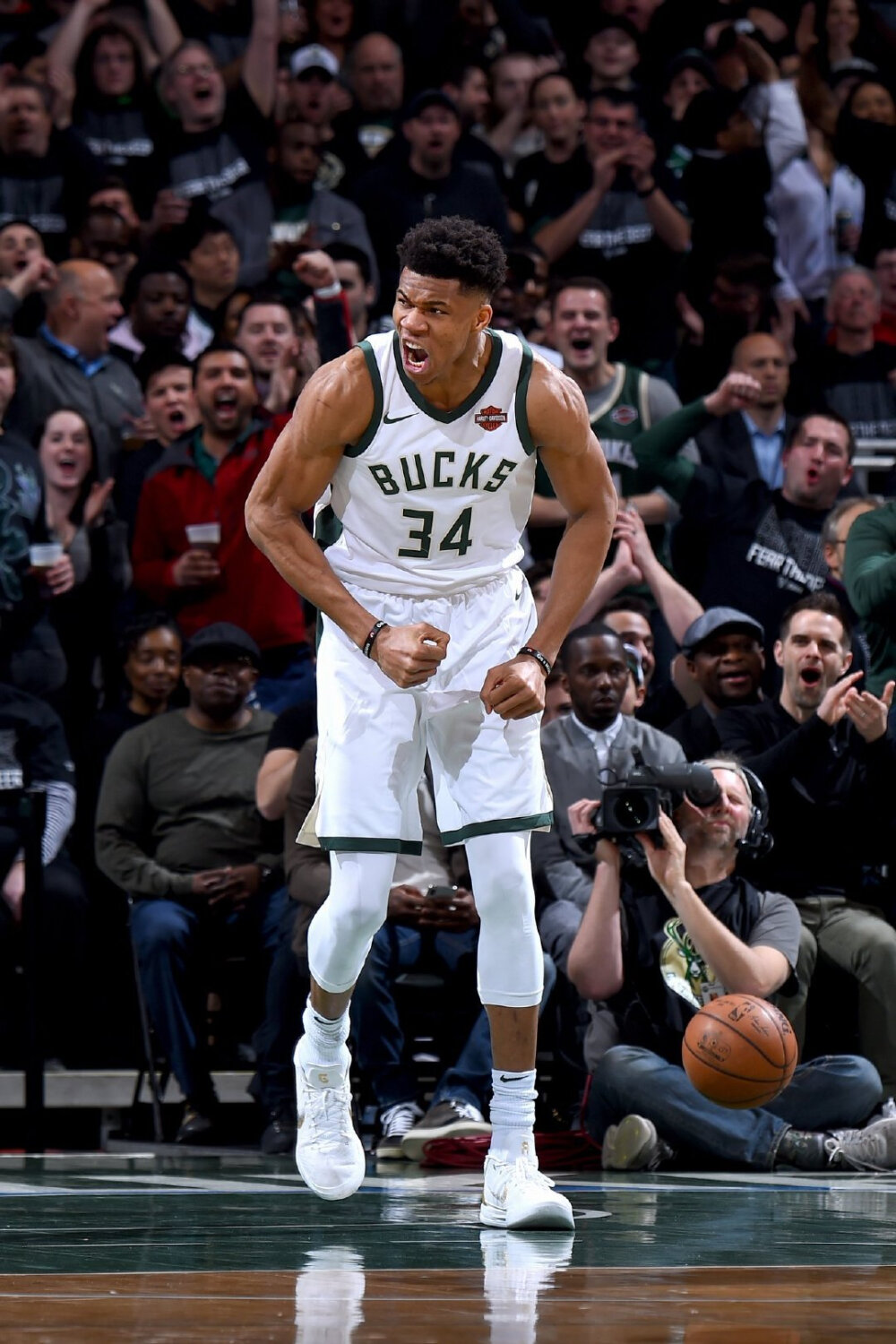 海地总理：球队晋级世界杯点燃了希望之火，让我们向全队致敬（海地总理：球队挺进世界杯燃起希望，向全队致以敬意）