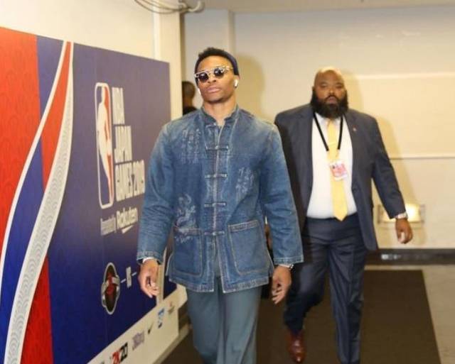 山西男篮秦子龙砍下11分，成潜力赛唯一得分上双球员（山西男篮秦子龙拿下11分，成为潜力赛唯一得分上双者）