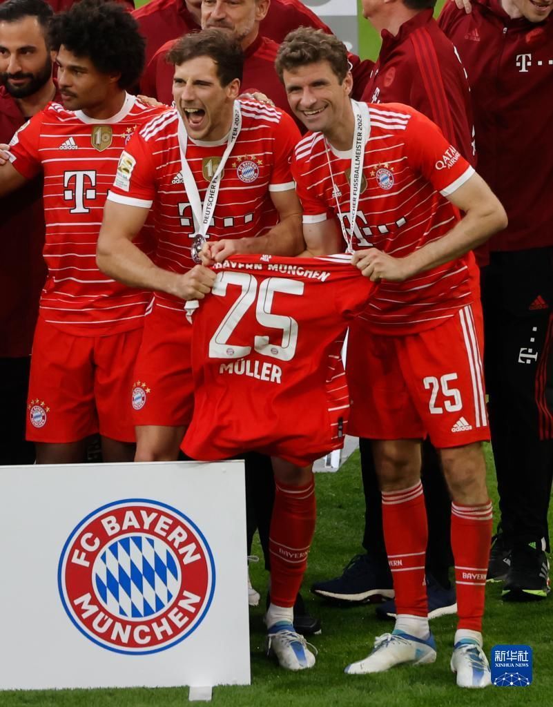 杜兰特：哈登小卡的天赋让防守更难 无论身边有谁他们都能赢球（杜兰特：哈登与小卡天赋出众，防起来更难，不论搭档谁都能赢球）