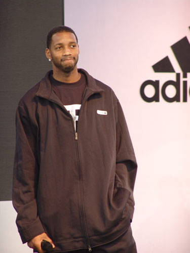 拜仁、巴萨有意，记者：阿斯拉尼想迈出下一步，不会长期留队（拜仁巴萨有意，记者称阿斯拉尼寻求更上层楼，暂无长期留队打算）