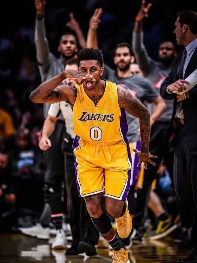 吉达国民总监：伊万-托尼不会在冬窗离开，转会传闻毫无根据（吉达国民总监辟谣：伊万-托尼冬窗留队，转会流言不实）