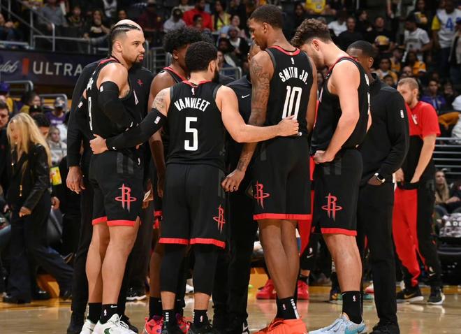 2025／26赛季英超：瓜迪奥拉的千场管理生涯证明，唯一不变的，只有变化本身（2025／26英超：瓜迪奥拉千场里程碑昭示，不变的只有变化）