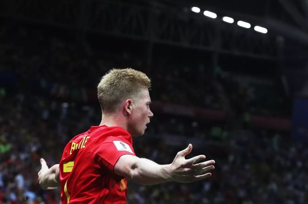 客场对贝蒂斯上半场就上演帽子戏法，费兰是西甲历史第一人（费兰客战贝蒂斯上半场戴帽，成西甲史上首人）